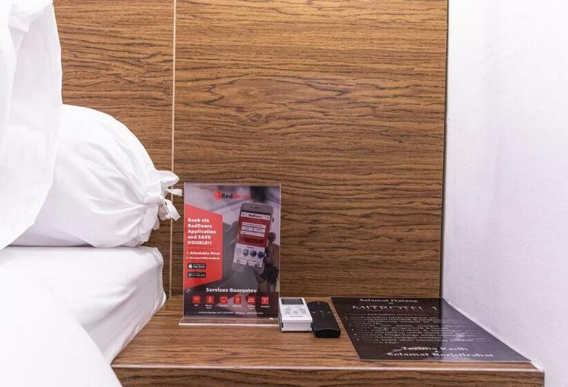بنسيون Reddoorz Plus At Mitrotel Medan