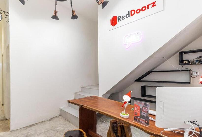 بنسيون Reddoorz Plus At Mitrotel Medan