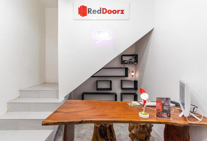 بنسيون Reddoorz Plus At Mitrotel Medan