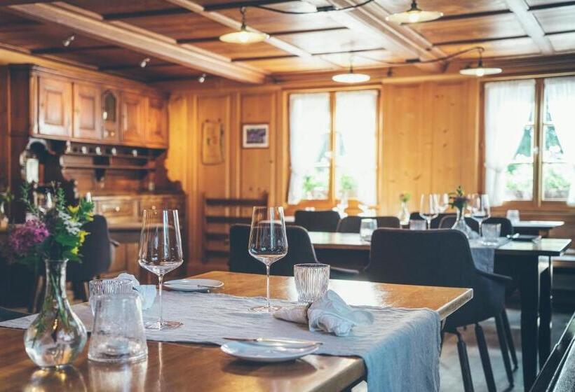 Hostel Gasthof Krone Blatten