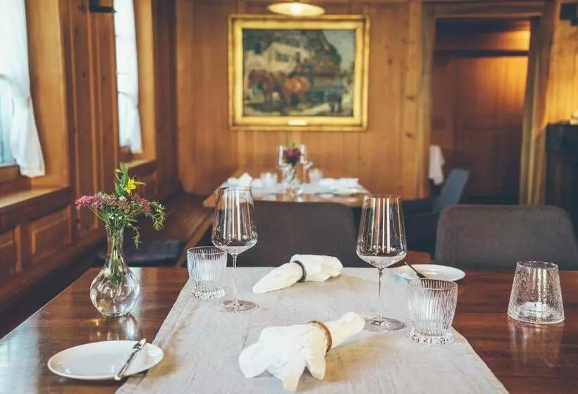 Retkeilymaja Gasthof Krone Blatten