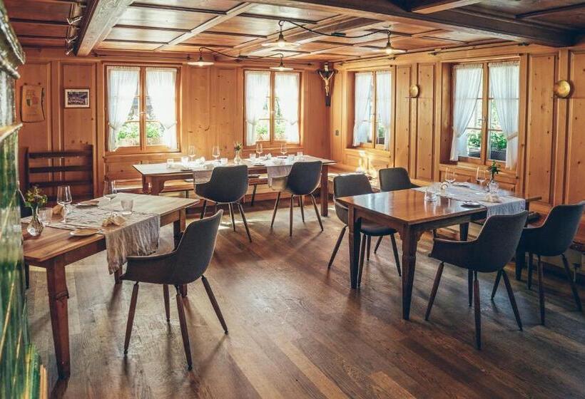 Hostel Gasthof Krone Blatten