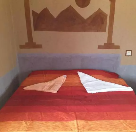 Retkeilymaja Tazoult Ouzina