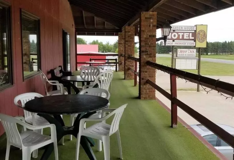 Alexander House Motel