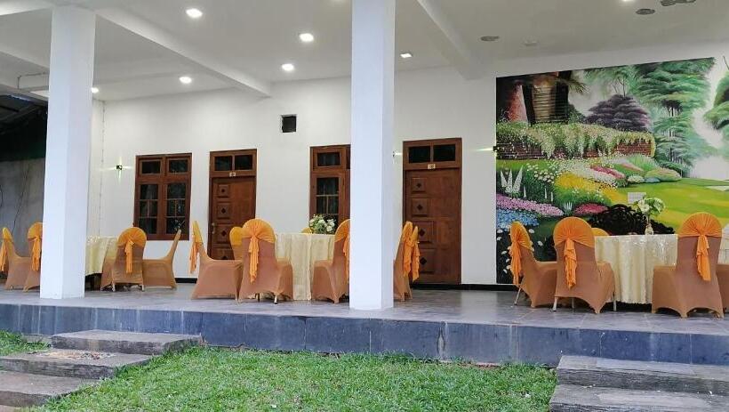 Avanya Hotel And Reception Hall