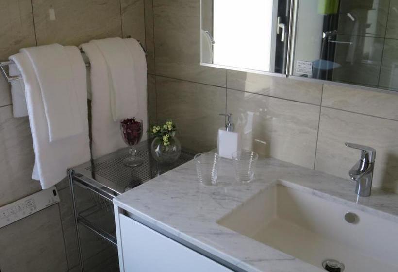 تختخواب و صبحانه Ah87 Osaka