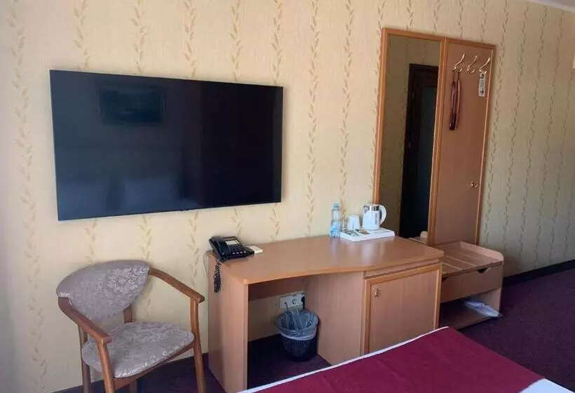 Hotelli готельна ресторація україночка