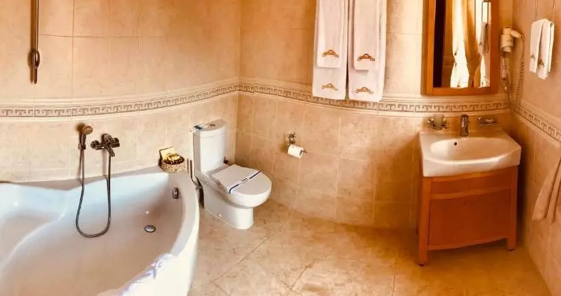 Hotelli готельна ресторація україночка