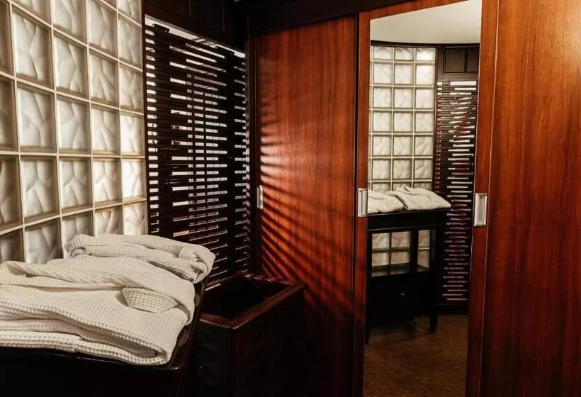 Hotelli готельна ресторація україночка