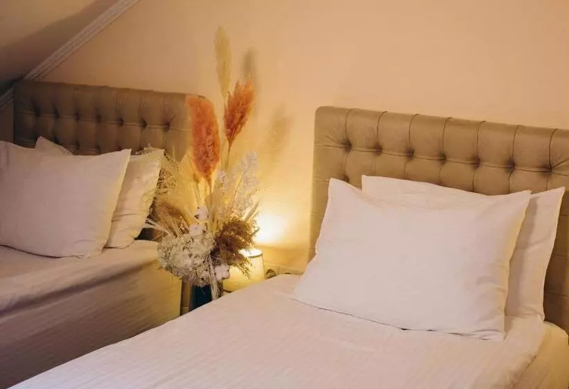 Hotelli готельна ресторація україночка