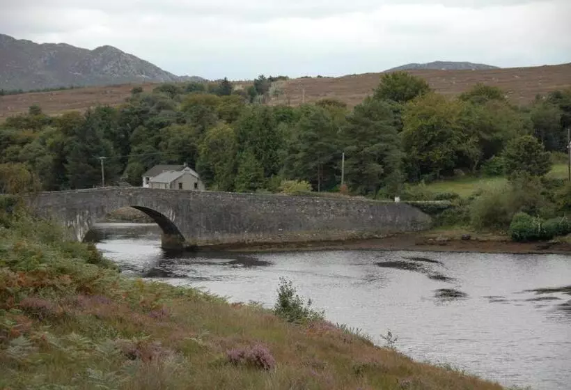 Hotelli Ostan Loch Altan