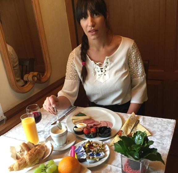 호텔 Restaurant Loewen