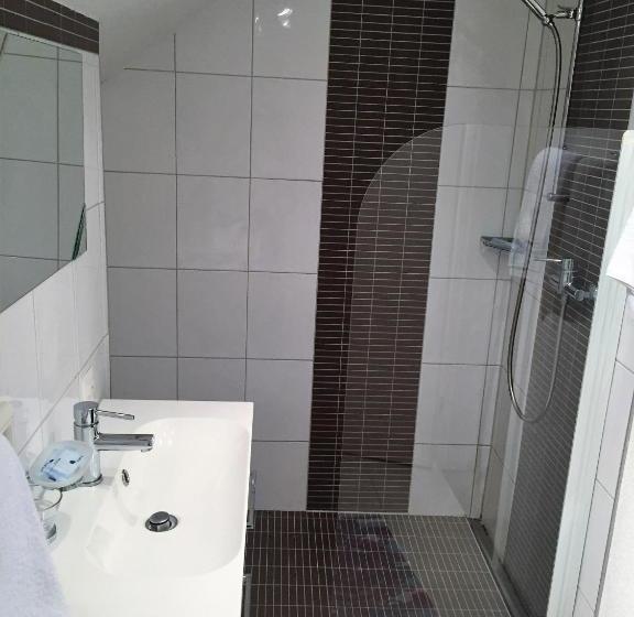 호텔 Restaurant Loewen