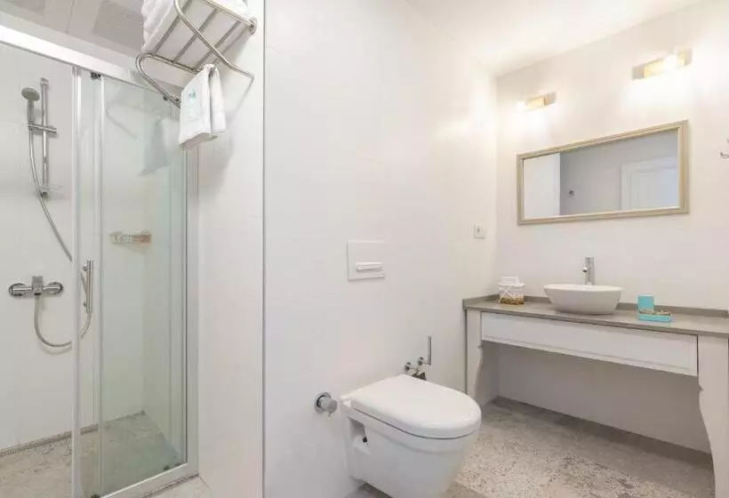 Monza House Otel