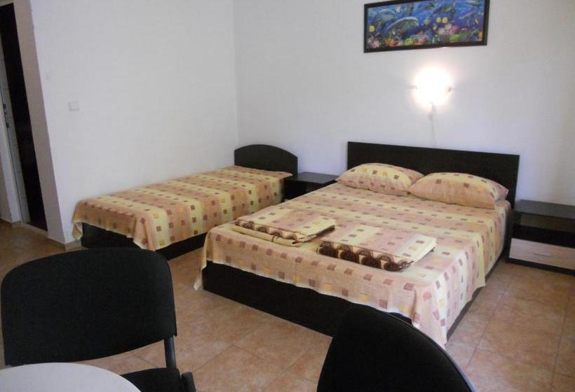 ペンション Guest House Tania