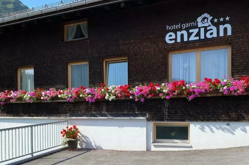 ペンション Garni Enzian