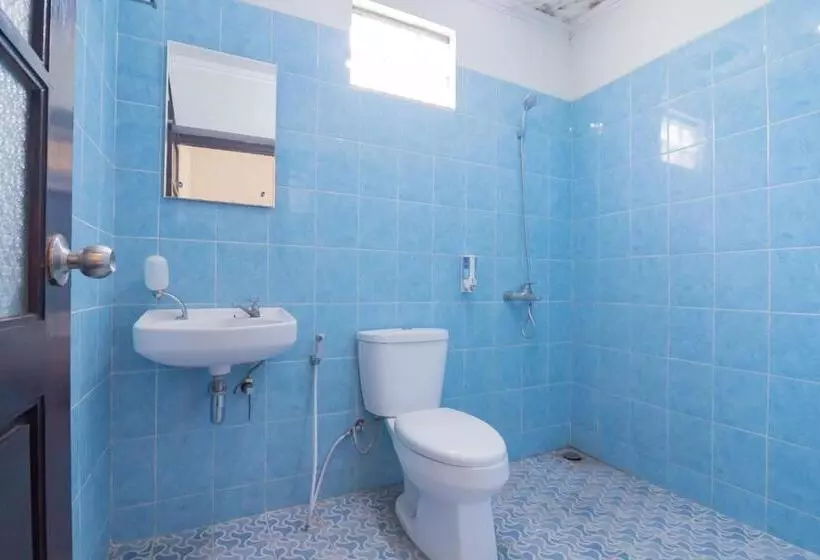 پانسیون Reddoorz Syariah @ Kolonial Guest House