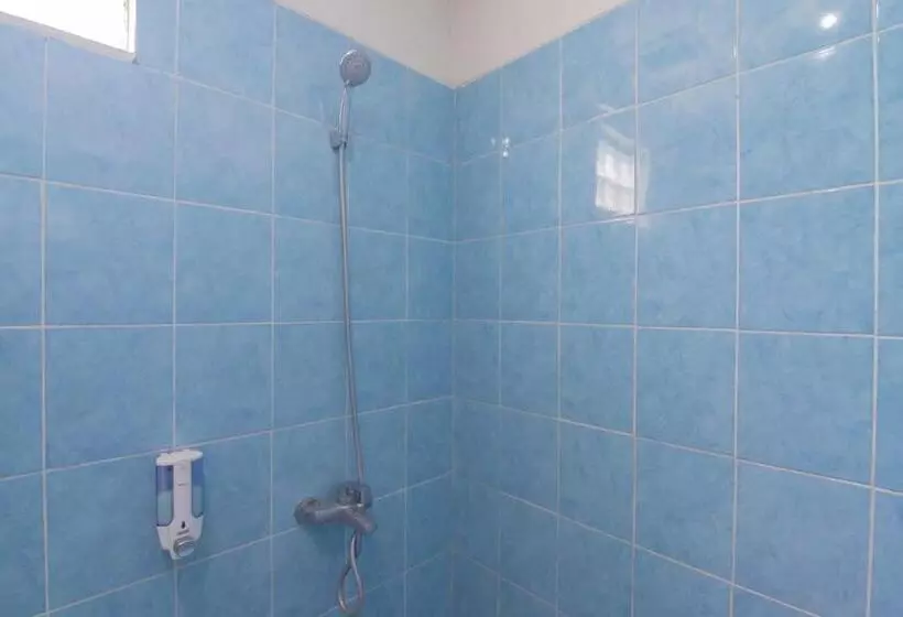 پانسیون Reddoorz Syariah @ Kolonial Guest House