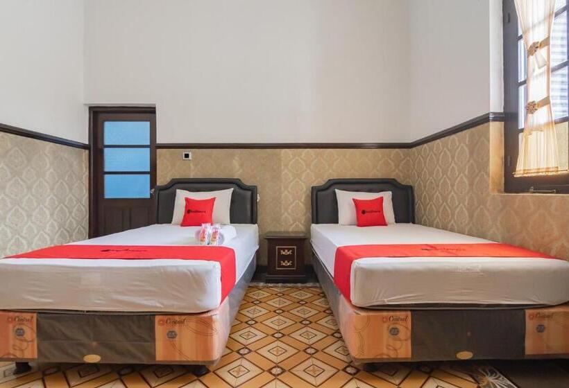 פנסיון Reddoorz Syariah @ Kolonial Guest House