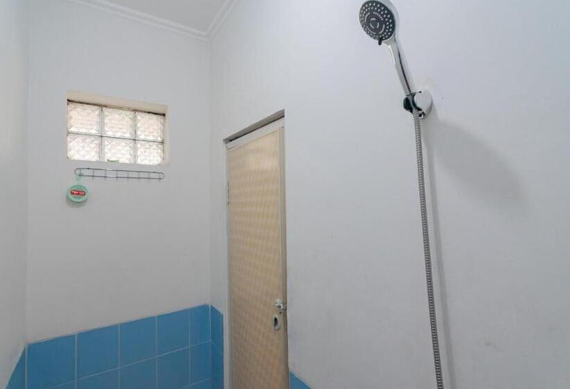 פנסיון Reddoorz Syariah @ Kolonial Guest House