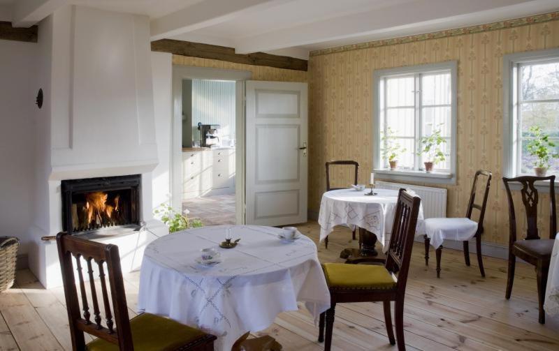 민박 Vildrosor & Höns