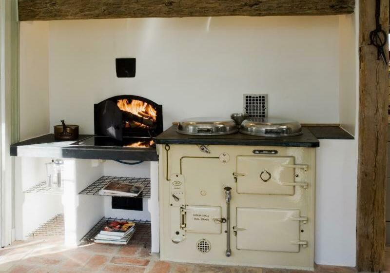 민박 Vildrosor & Höns