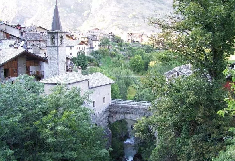 Hotelli Col Du Mont