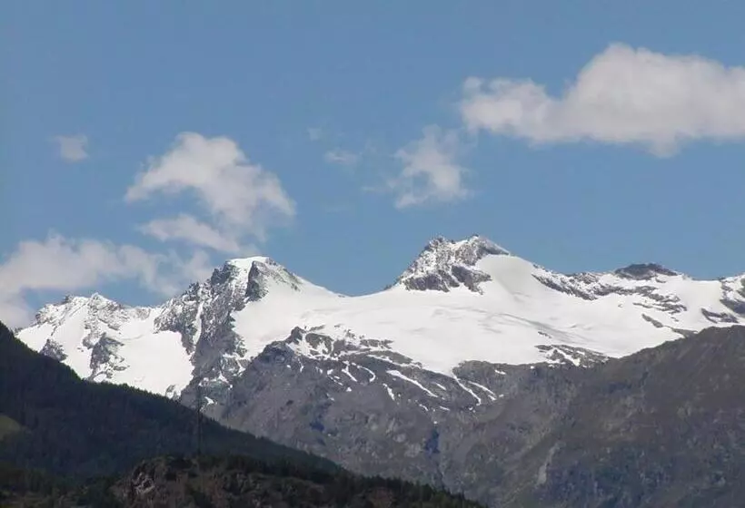 Hotelli Col Du Mont
