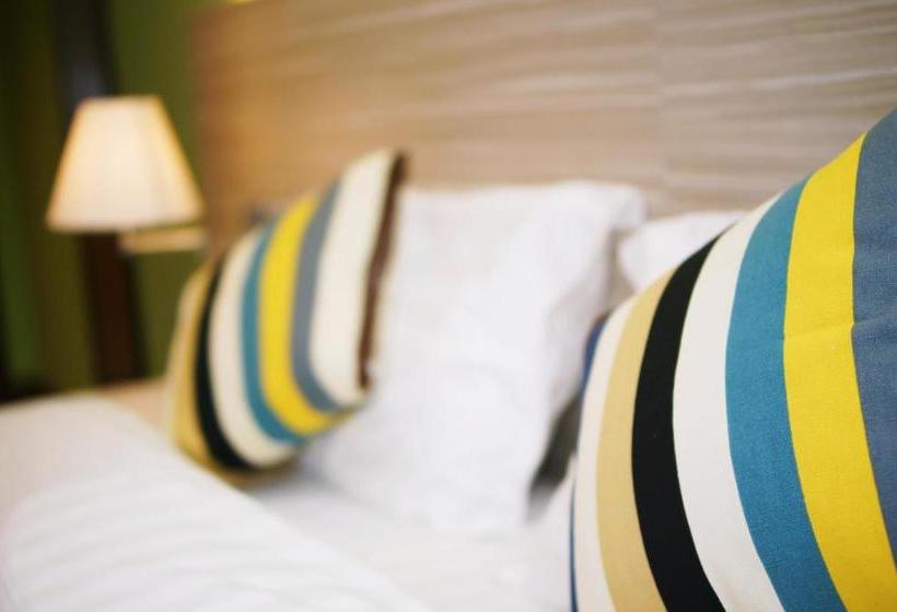 فندق Good Luck Inn