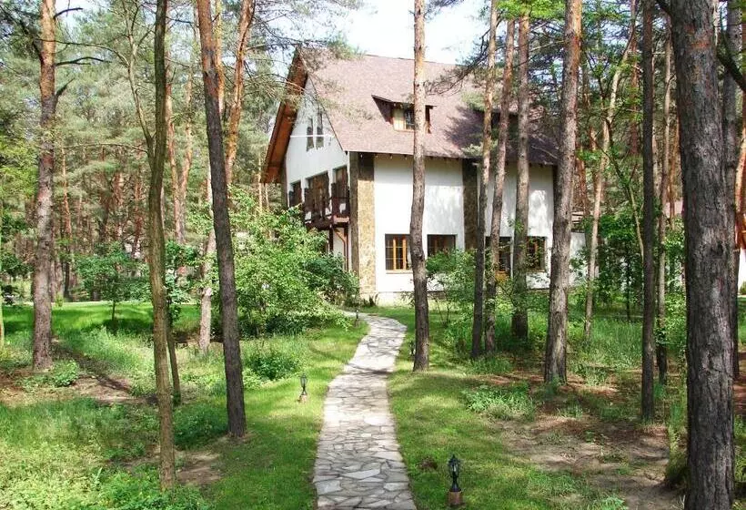 ホテル Pershyi Kordon Tourist Complex