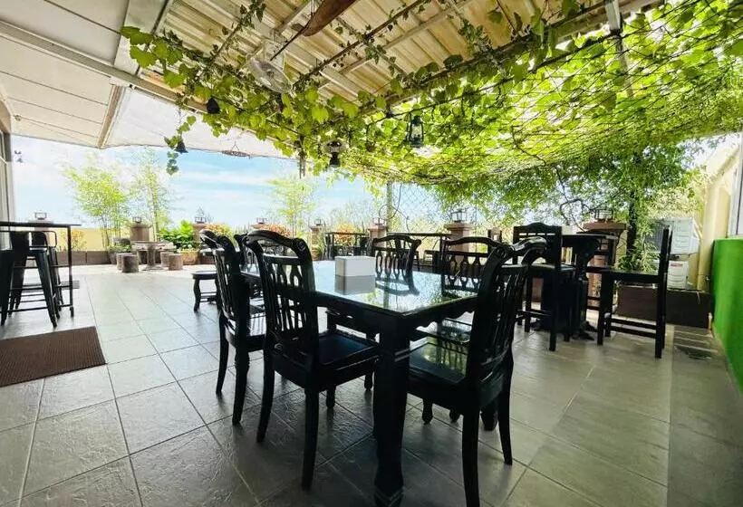 Hotelli Pontian Garden