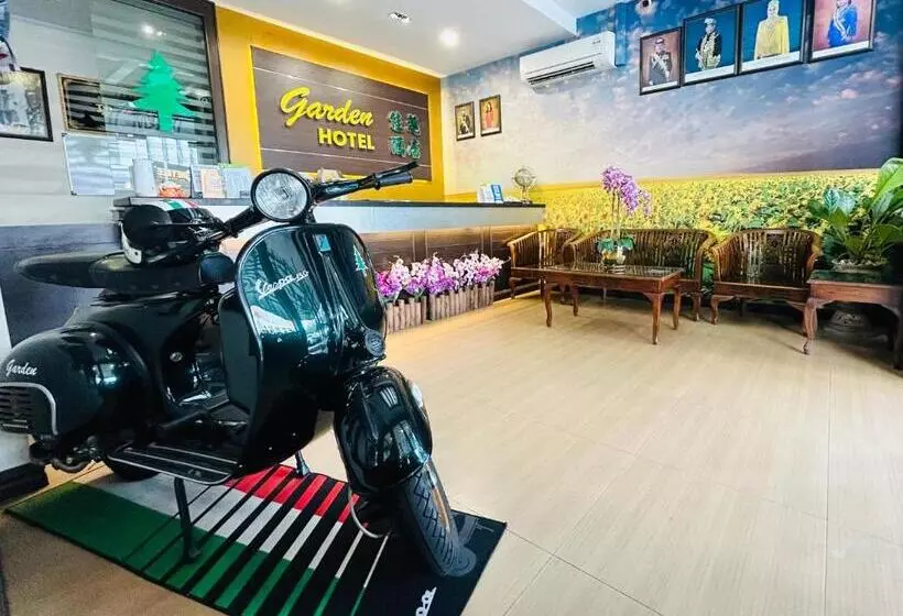 Hotelli Pontian Garden