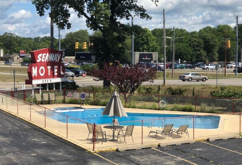 モーテル Norton Shores Inn