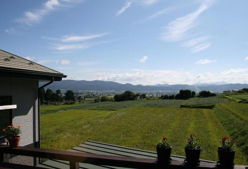 Pensió Azumino Backpackers 山の風