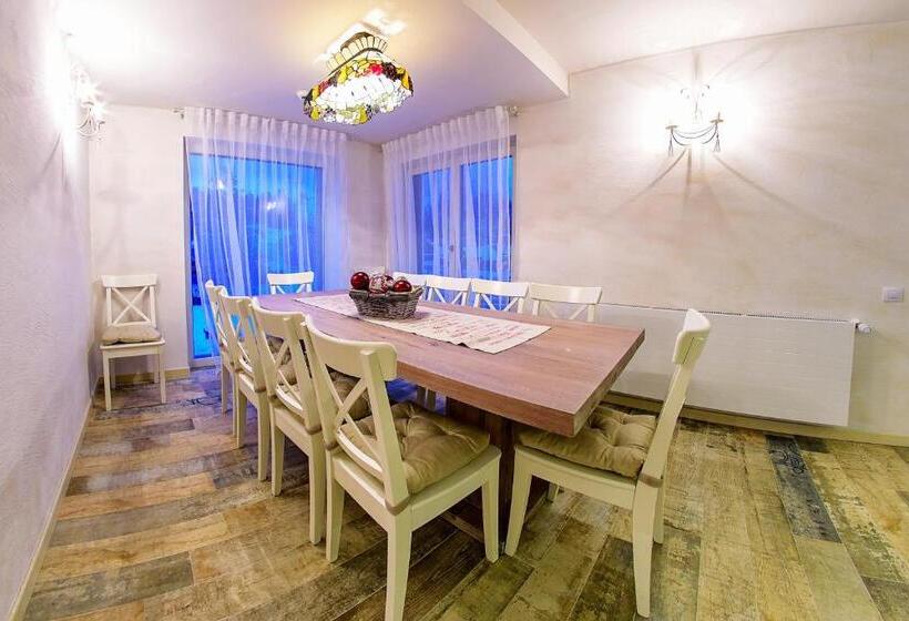 پانسیون Casa De La Munte