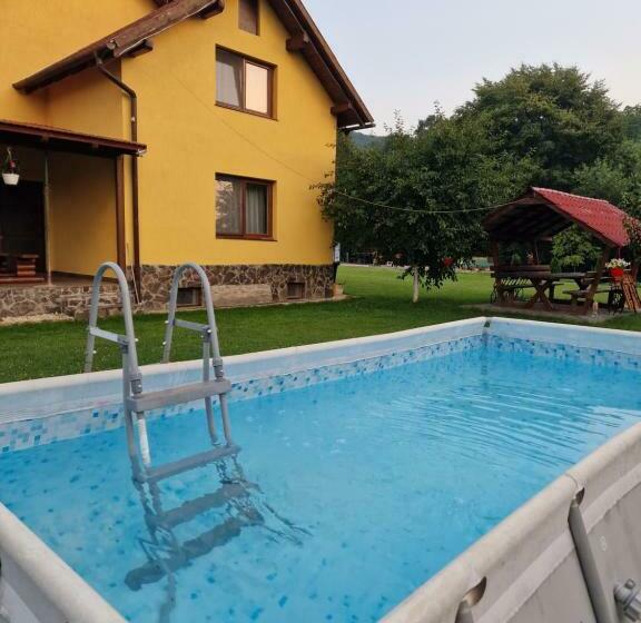 بنسيون Casa Maya