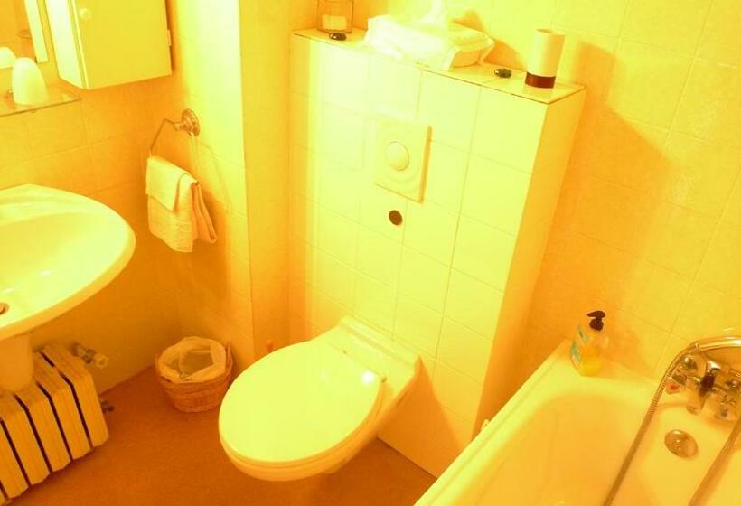 ペンション Château Du Prada