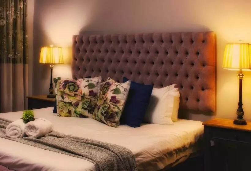 Majatalo Clivia Lodge