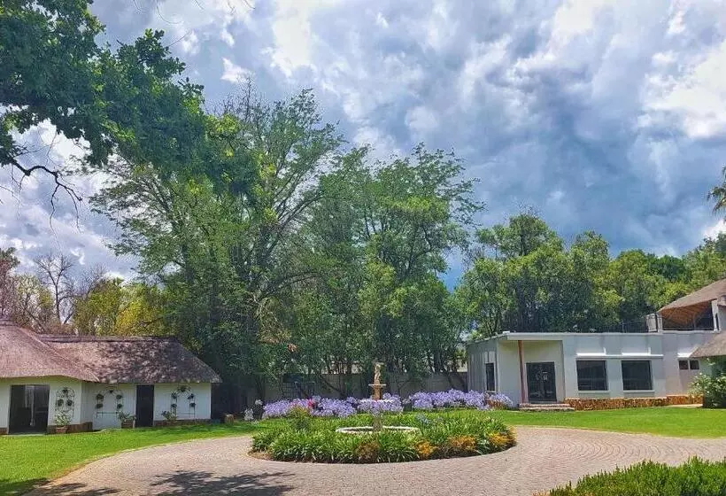 Majatalo Clivia Lodge