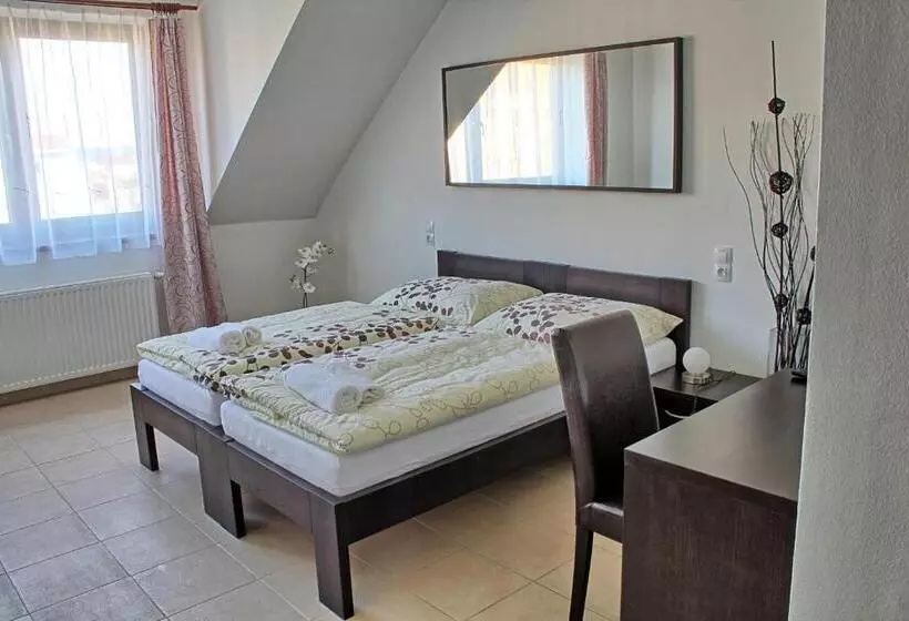 Majatalo Penzion U Broucka