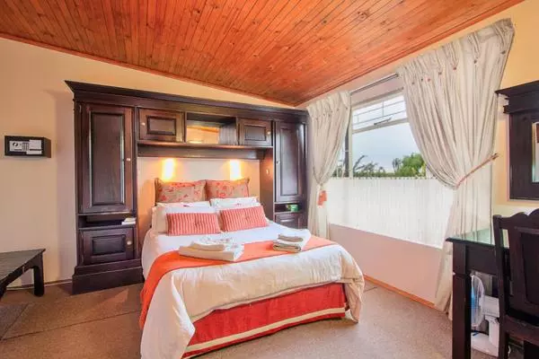 Majatalo Waterfront Guest House