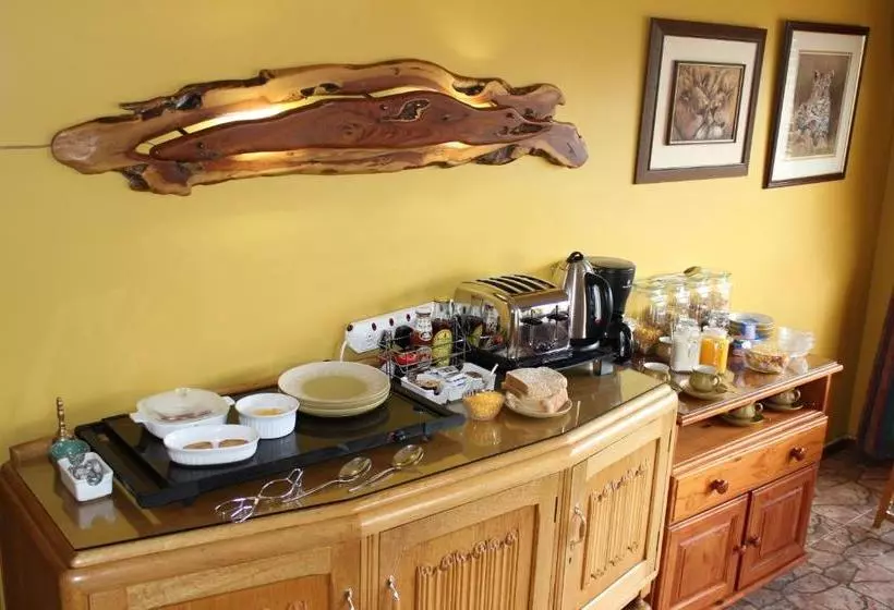 Majatalo Waterfront Guest House