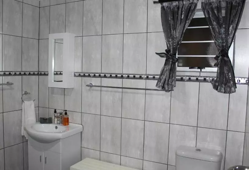 Majatalo Waterfront Guest House