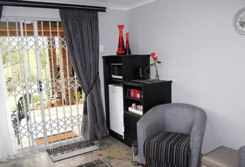 Majatalo Waterfront Guest House