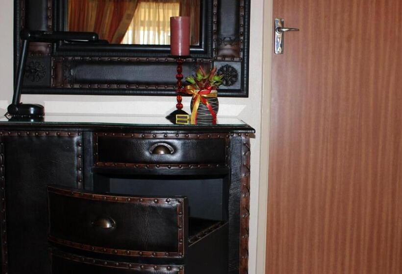 بنسيون Waterfront Guest House