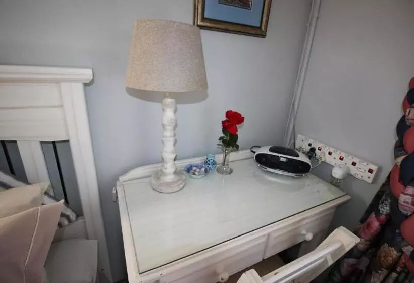 Majatalo Waterfront Guest House