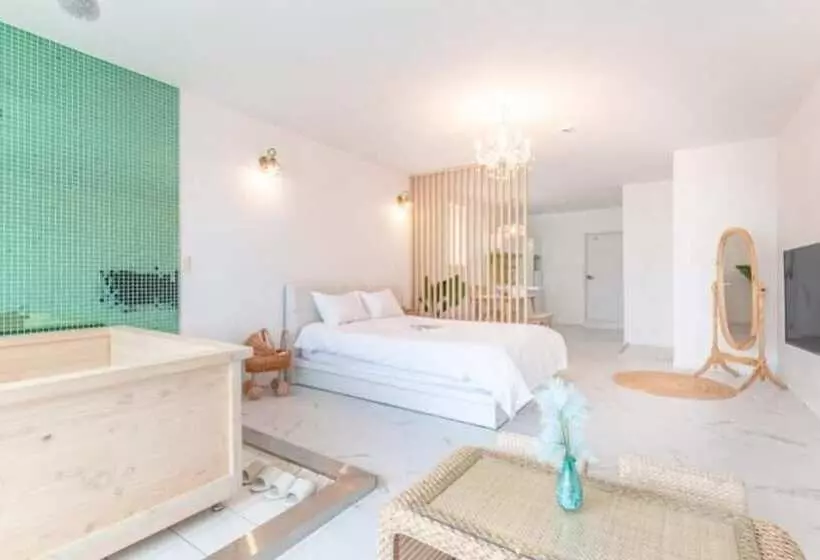 Goseong Nerja Sol Pension