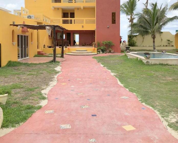 הוסטל Flamingos Inn