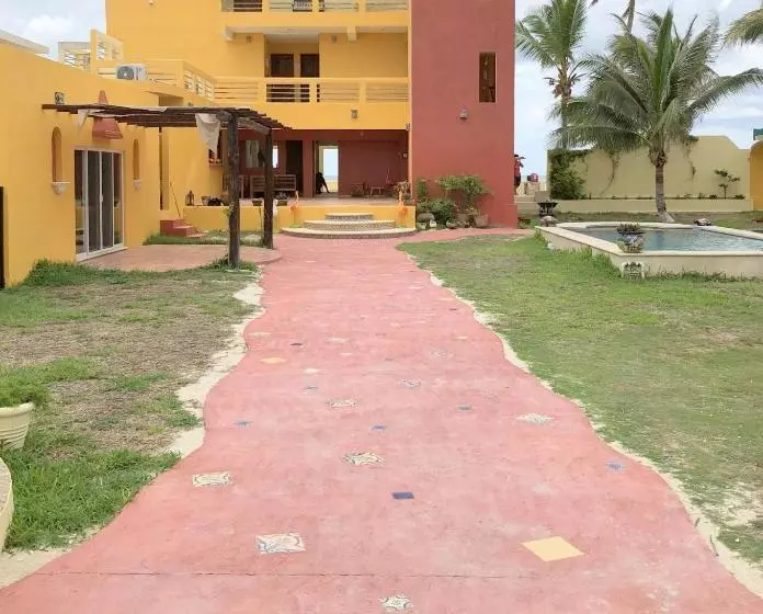ユースホステル Flamingos Inn