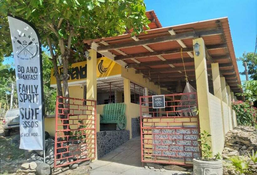 تختخواب و صبحانه Bananoz Surfhouse